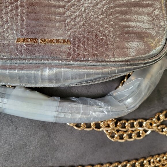 Victorias Secret Silver Faux Snakeskin Crossbody Bag With Gold Chain & Zipper - Picture 10 of 11
